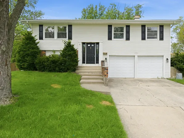 2S206 Mayfield Ln, Glen Ellyn, IL 60137