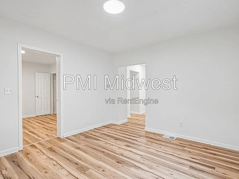 3118 W 9th St — Photo 6