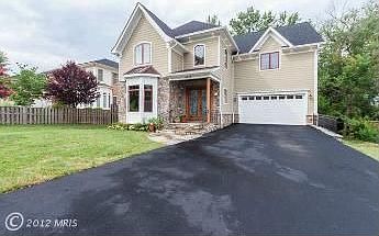 2nd image of 6922 Pine Crest Ave