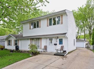 510 Ridge Cir, Streamwood, IL 60107