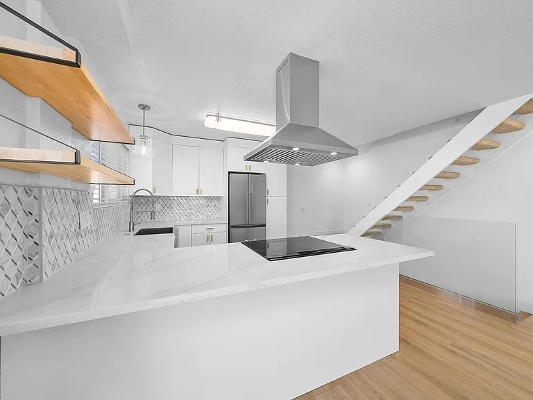 1101 Colusa St #1 — Photo 6