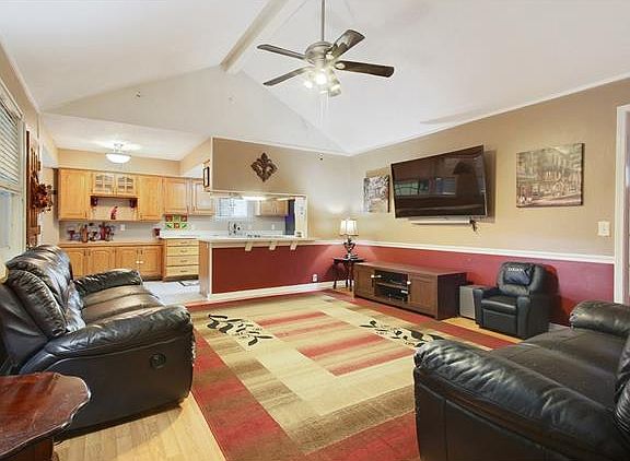 3rd image of 565 Brookmeade Dr