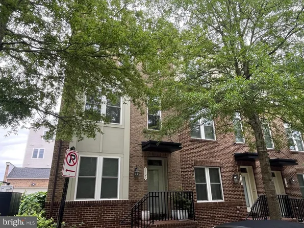 1121 S Lincoln St, Arlington, VA 22204
