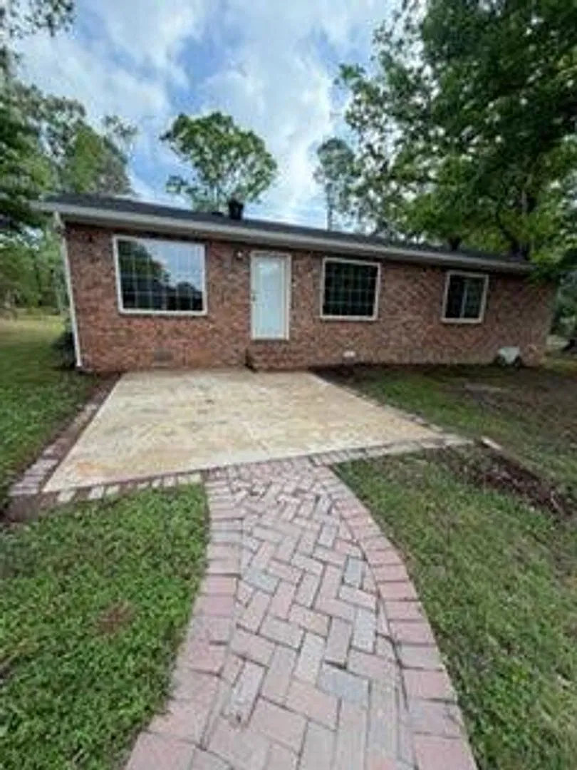 Great Home in Country Setting — Photo 3