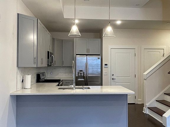 3rd image of 963 Shackamaxon St Unit 3