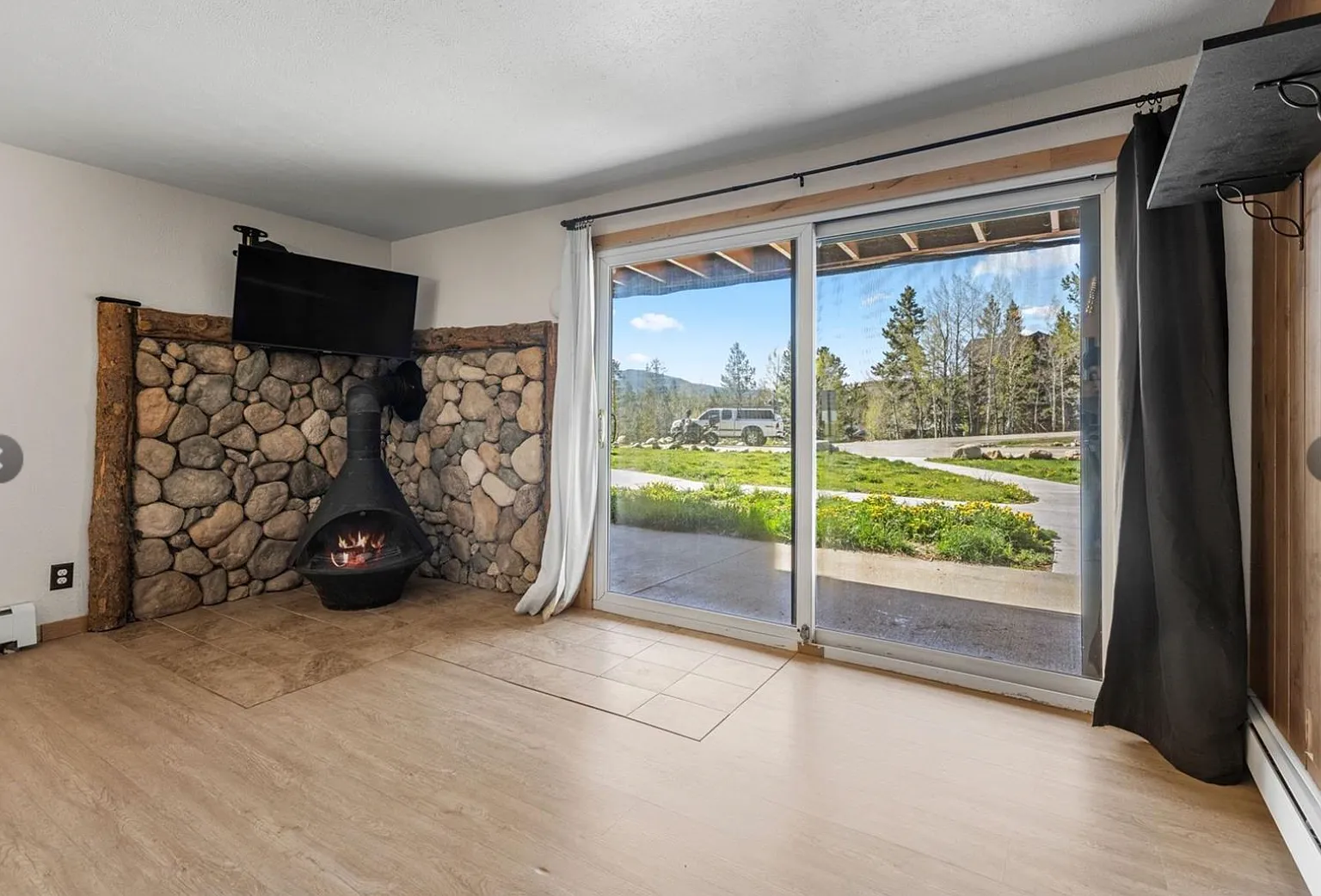 1 bed, 465 sqft, $2,200 — Photo 2