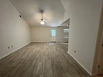 3 bed, 1400 sqft, $2,200 — Photo 3