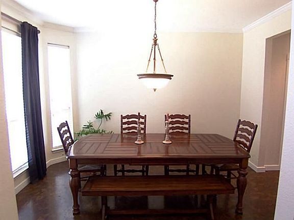 3rd image of 11345 Waterford Ln