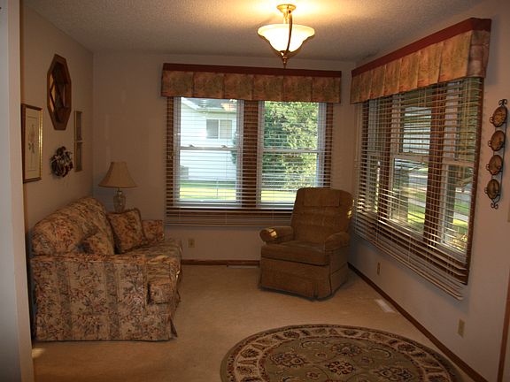 2nd image of 1084 Ottawa Ave