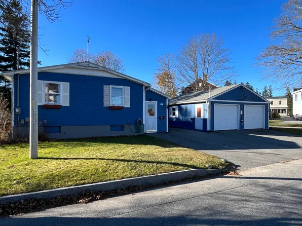 22 Harbor Road, Winter Harbor, ME 04693