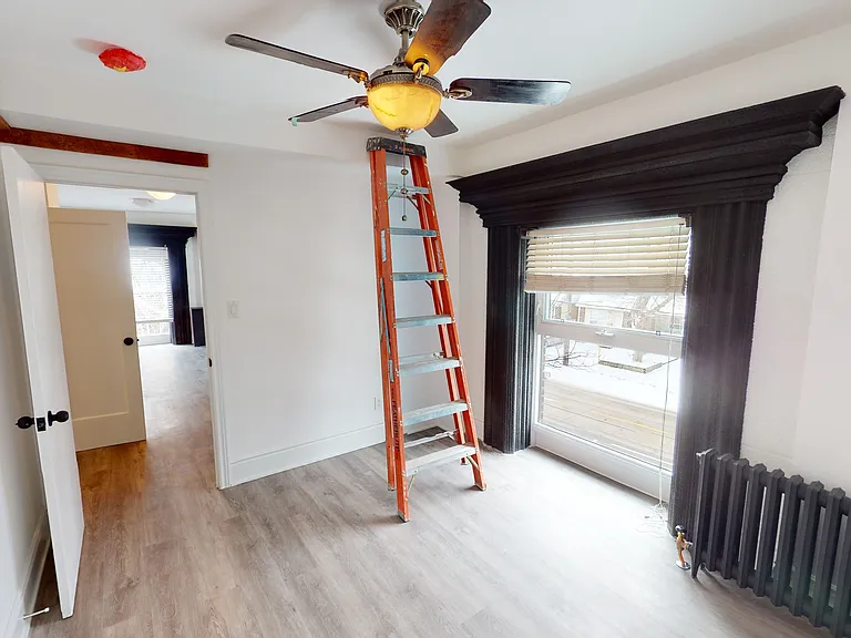 1152 Gerrard St E — Photo 23