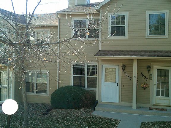 2 story townhome