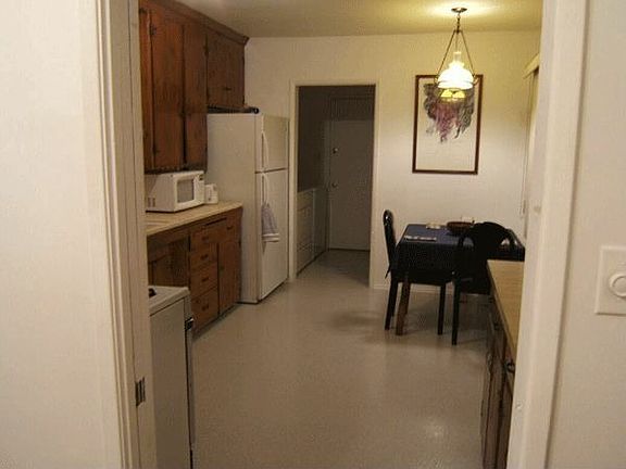 large kitchen, breakfast nook