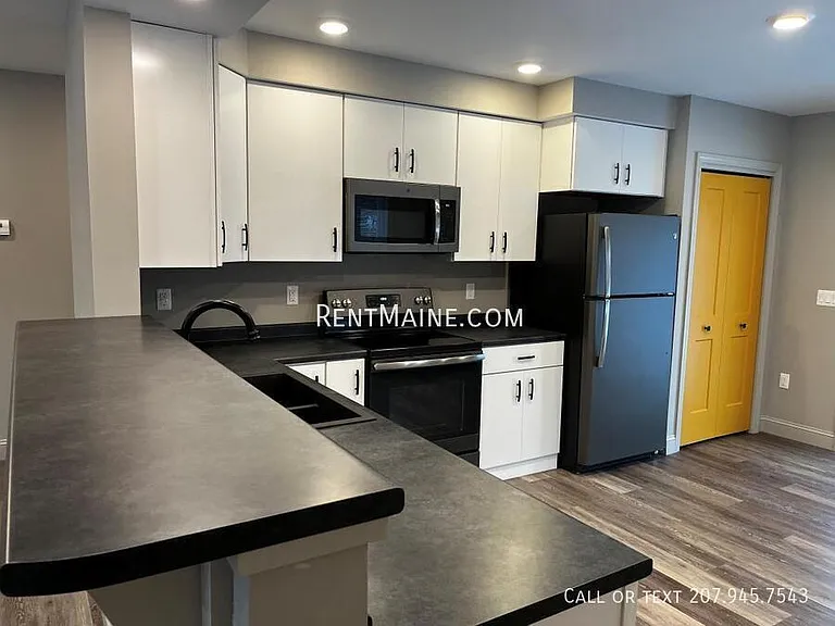 16 Hanover Pl #1 — Photo 2