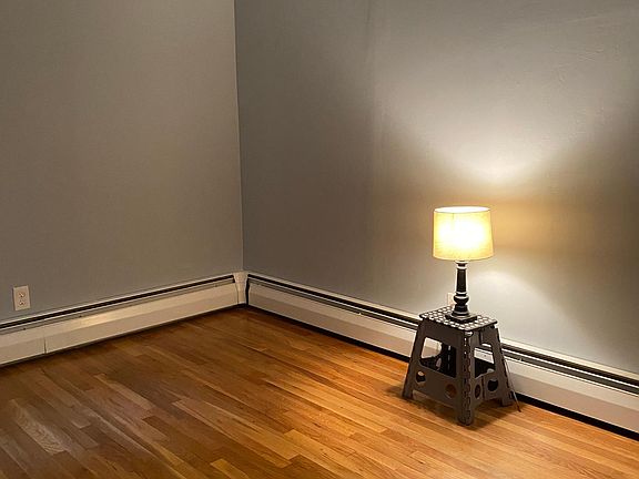 4th image of 14 1/2 Bowditch St