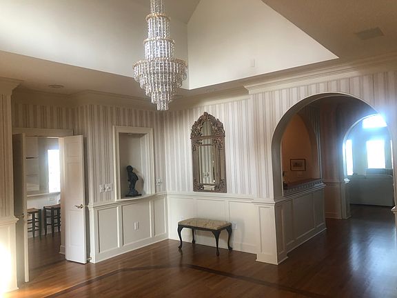 Foyer - Wet Bar on right