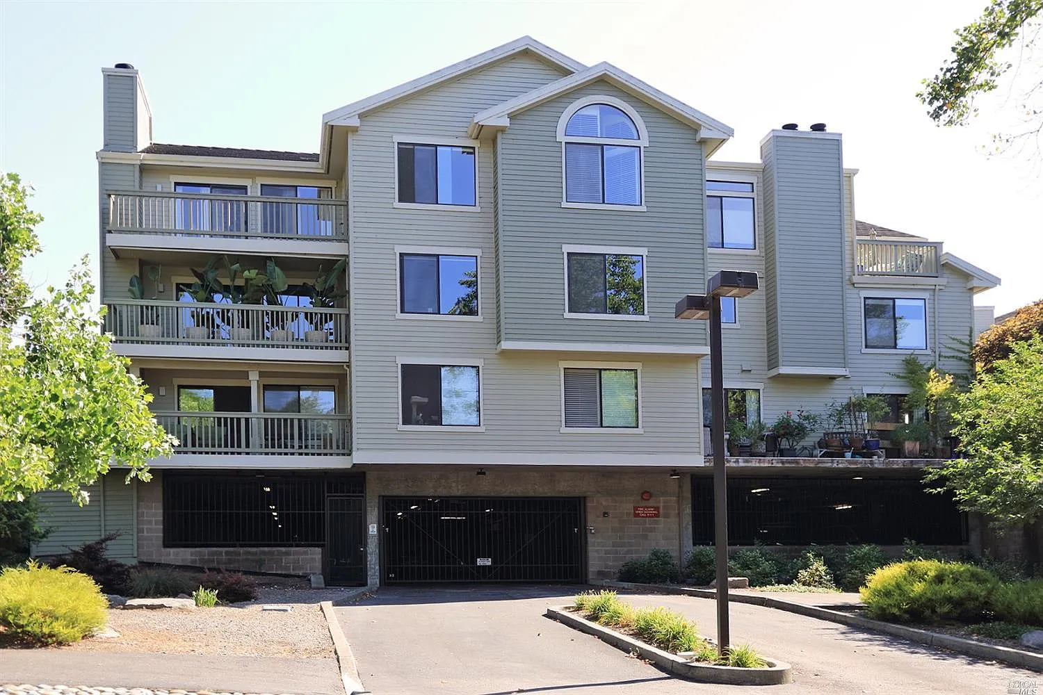 110 Eucalyptus Knoll St photo 1