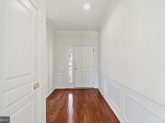 4th image of 52 Borton Ave