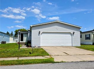123 Golden Pond Est, Akron, NY 14001