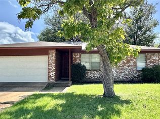 1804 Langford St, College Station, TX 77840
