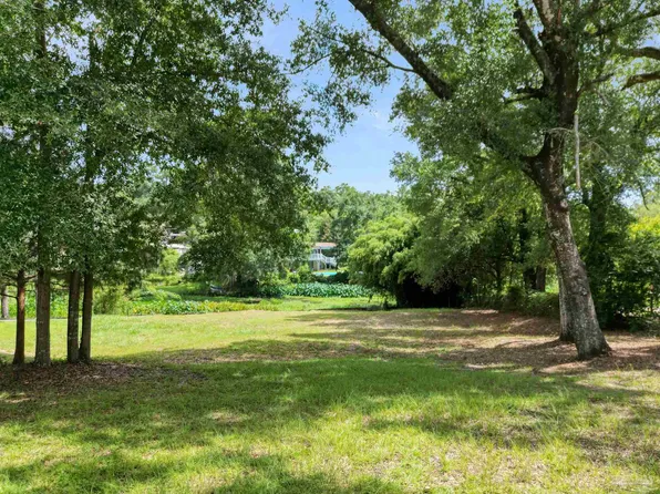 0 Marks Pl, Milton, FL 32570