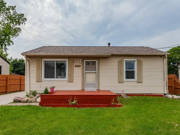 2208 Tichenor St, Des Moines, IA 50317