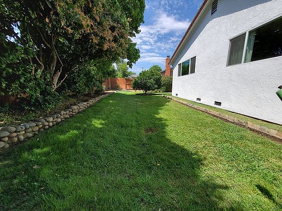 3rd image of 8316 Cedar Crest Way