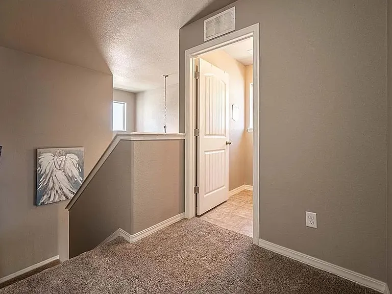 8884 Vanderwood Rd — Photo 33
