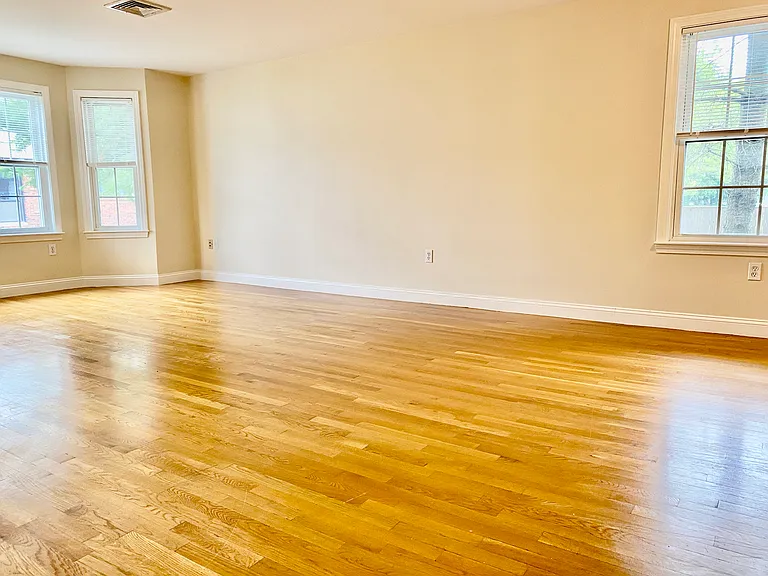 57-59 Lowell Ave #1 — Photo 7