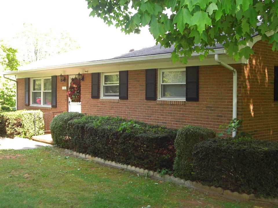 1st image of 1116 Mineral Springs Dr