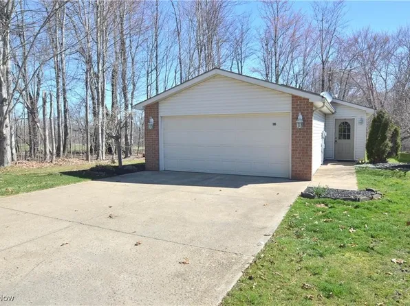 414 Orchard Dr, Leetonia, OH 44431
