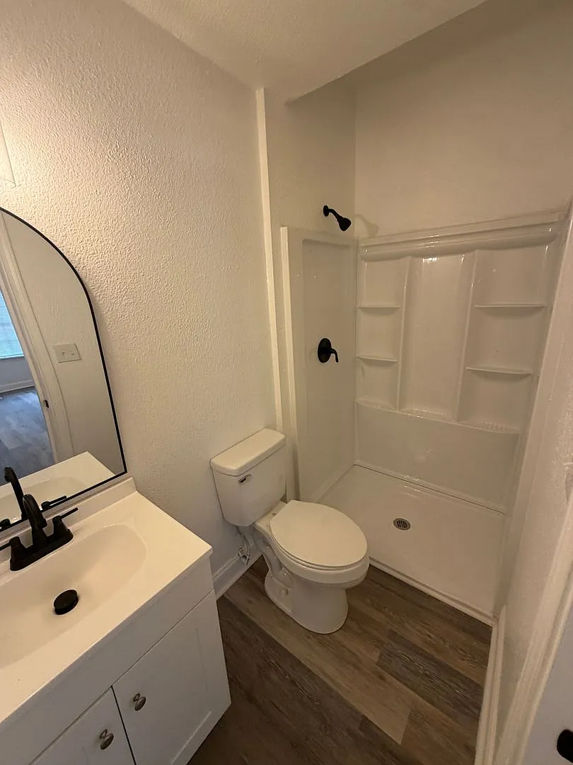 4 Bedrooms 2 Bathrooms $1,675/mo — Photo 4