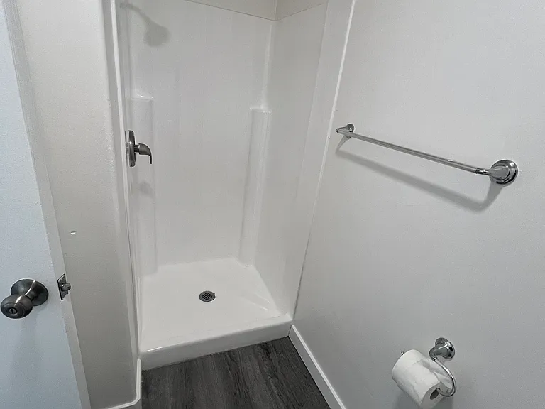 637 McDonnell Ave #637B — Photo 4