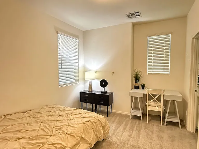 2658 S Harmony Ave — Photo 17