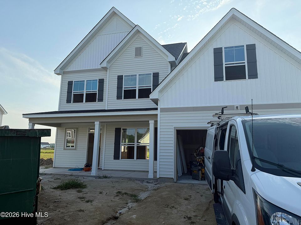 1st image of 823 Tupelo Tree Drive