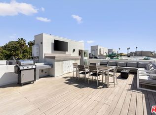 1212 N Sycamore Ave, Los Angeles, CA 90038