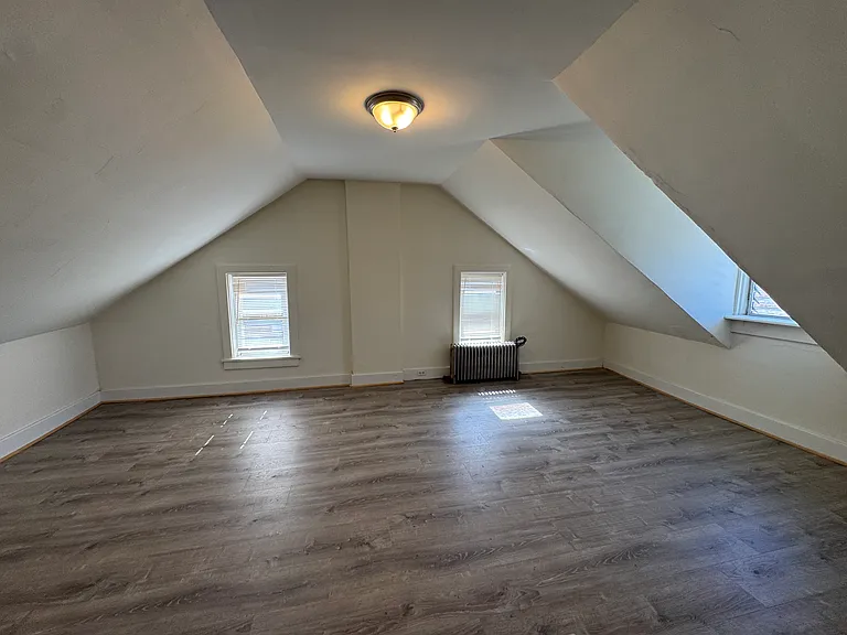 581 Guilford St — Photo 5