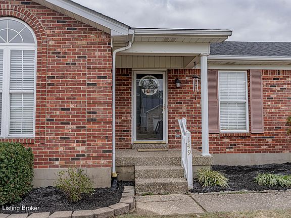 3rd image of 149 Aulbern Dr W