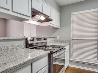 1005 N Austin St #11135247, Denton, TX 76201
