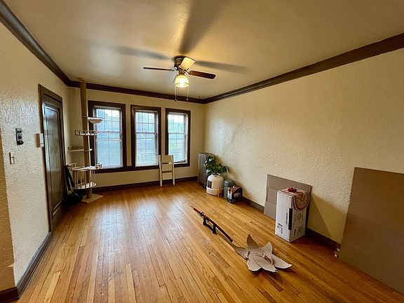 4th image of 1807-1809 E Olive St #303