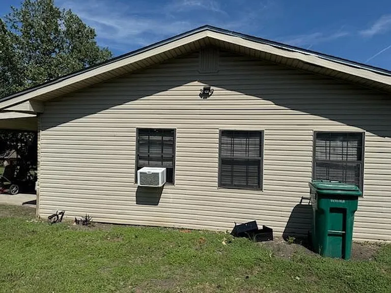 109 W Robin Ln — Photo 10