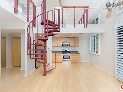 8110 Manitoba St APT 210, Playa Del Rey, CA, 90293