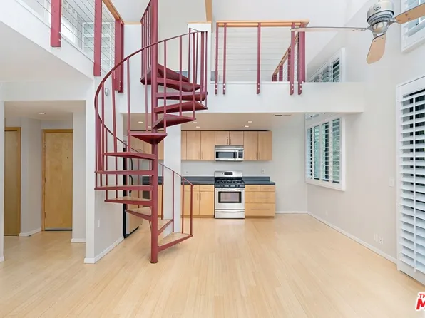 8110 Manitoba St APT 210, Playa Del Rey, CA 90293