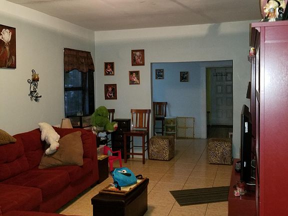 3rd image of 168 Pierce Ave #&-166
