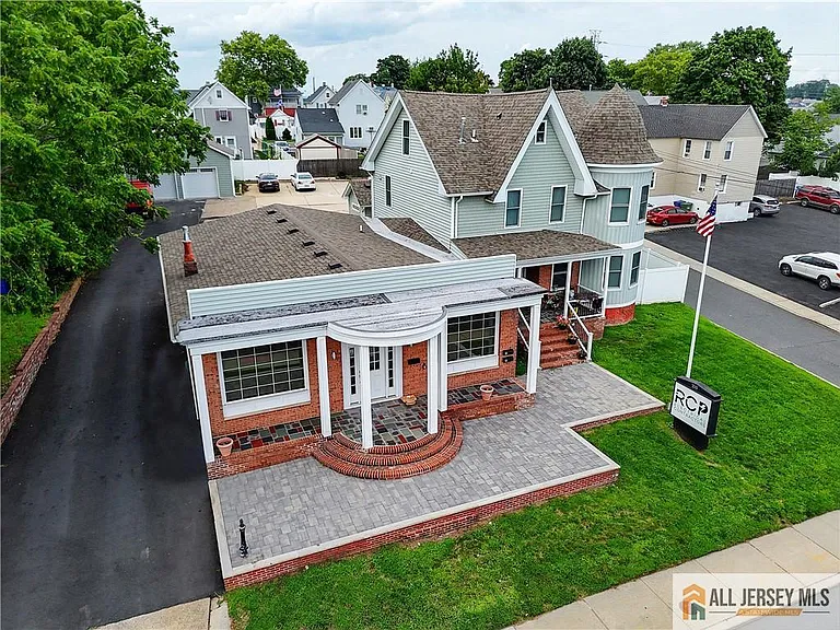 215 Washington Rd — Photo 41