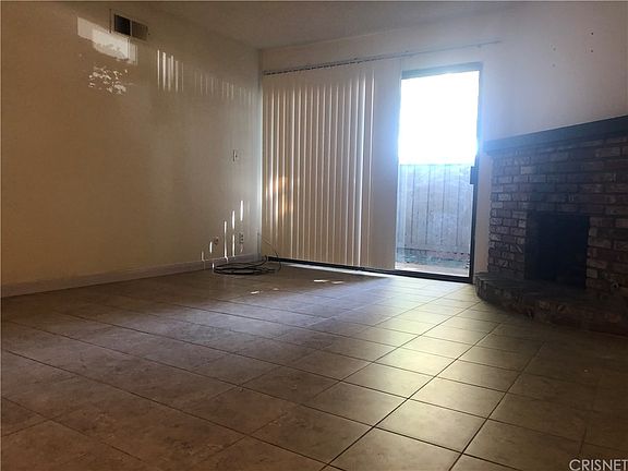5th image of 15511 Sherman Way APT 13