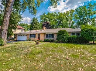 9 Patricia Ln, Prospect Heights, IL 60070