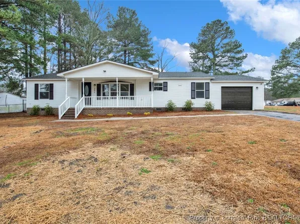 282 Old Salem Dr, Spring Lake, NC 28390