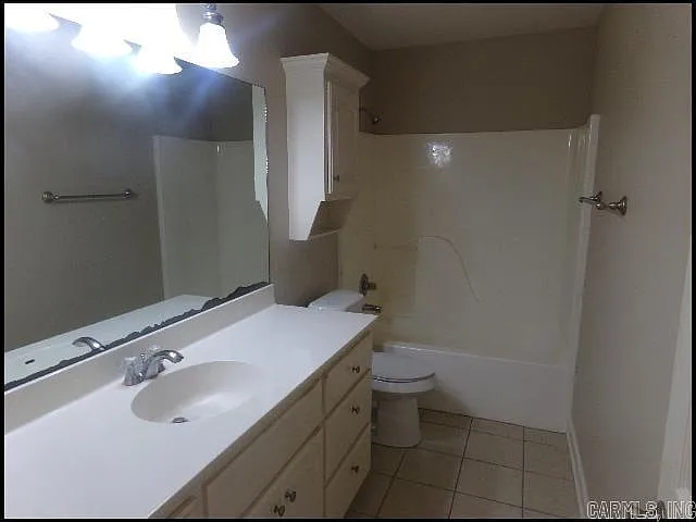 31 Congressional Dr — Photo 12