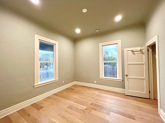 5th image of 133 N Herbert Ave